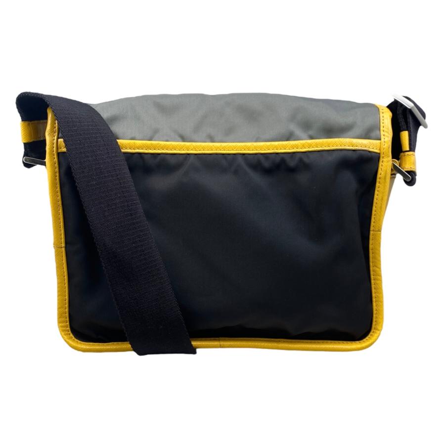 PRADA(プラダ) ショルダーバッグ トライアングルロゴ イエロー レザー PRADA（プラダ） ショルダーバッグ トライアングルロゴ 2VD769