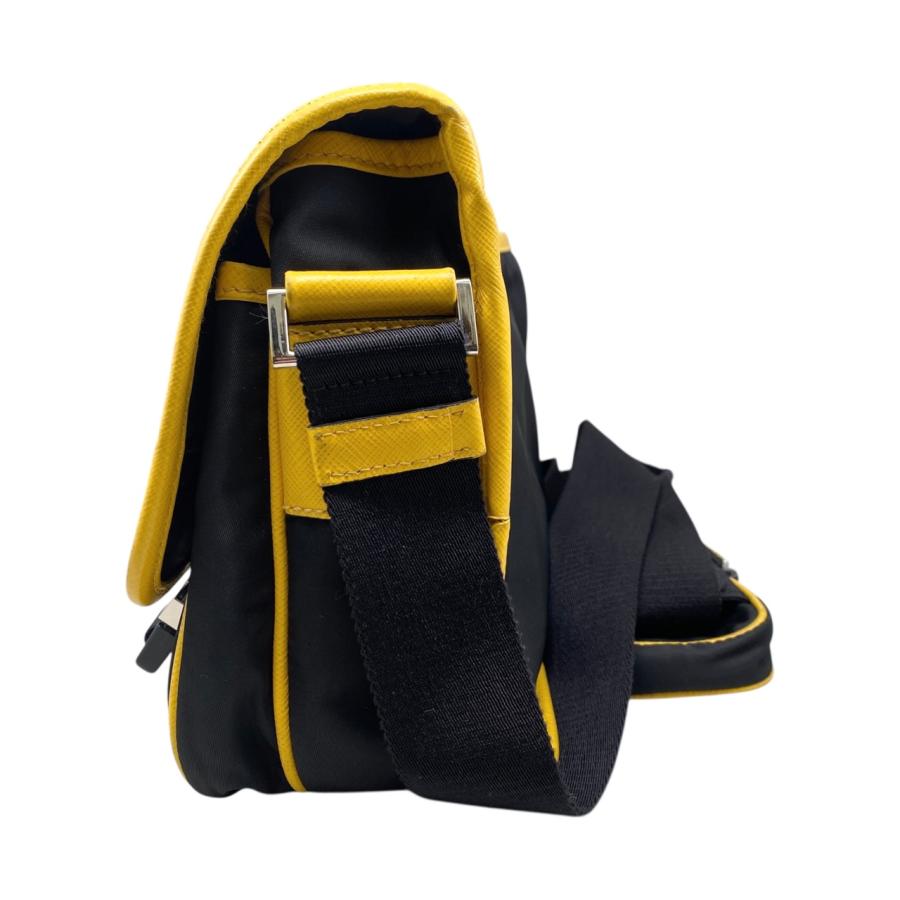 PRADA（プラダ） ショルダーバッグ トライアングルロゴ 2VD769