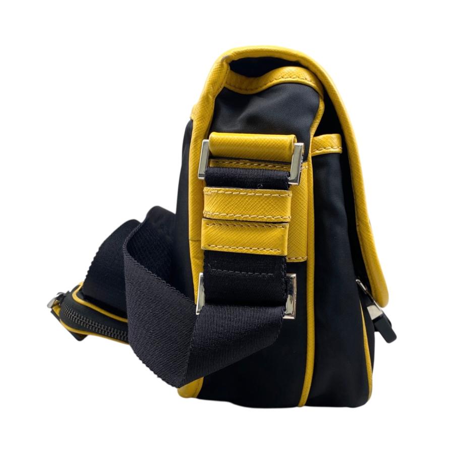 PRADA(プラダ) ショルダーバッグ トライアングルロゴ イエロー レザー PRADA（プラダ） ショルダーバッグ トライアングルロゴ 2VD769