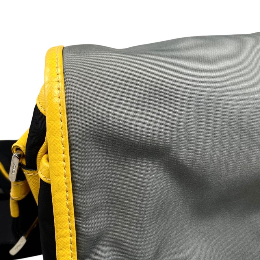 PRADA（プラダ） ショルダーバッグ トライアングルロゴ 2VD769