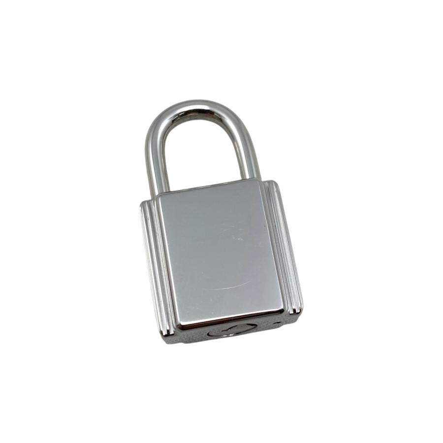 【ロエベ 】極美品アマソナ 23 ショルダー 南京錠・鍵付き ロエベ 】極美品アマソナ 23 ショルダー 南京錠・鍵付き - メルカリ