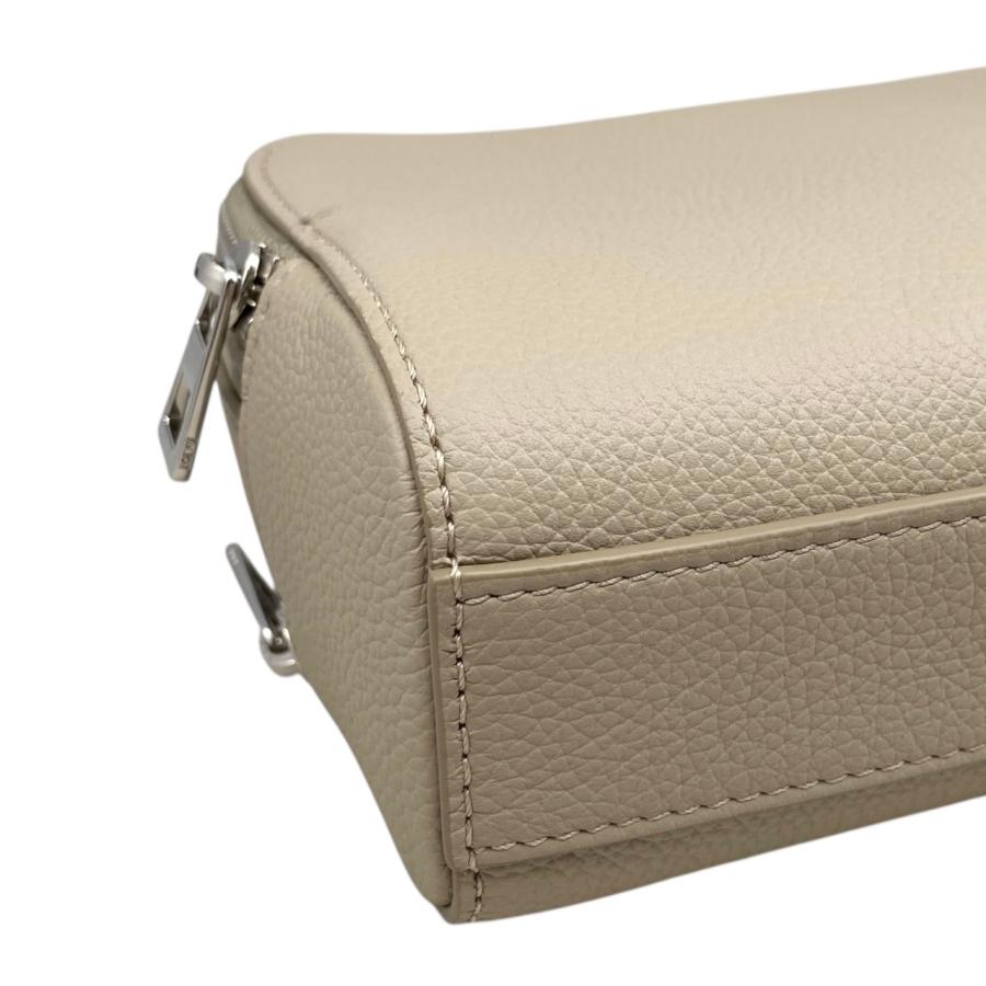 LOEWE（ロエベ） ショルダーバッグ クロスボディ カメラバッグ ミニ