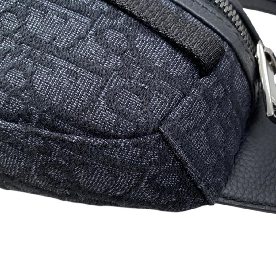 Christian Dior（クリスチャン・ディオール） ボディバッグ スカラベ