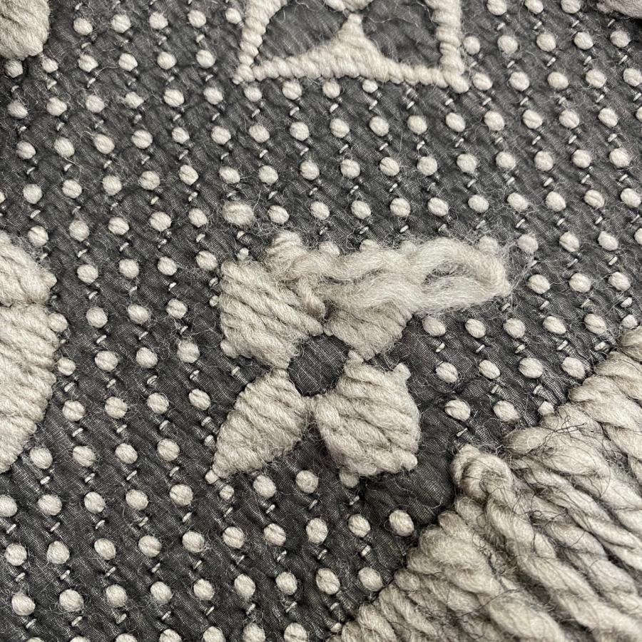 LOUIS VUITTON（ルイ・ヴィトン） マフラー エシャルプ・ロゴマニア