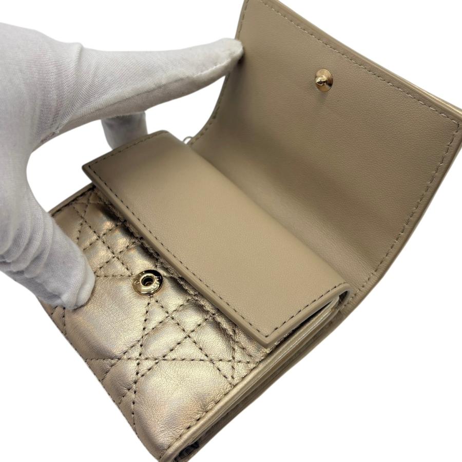 【美品】 DIOR ♡ レディディオール ロータス ウォレット DIOR | Lady Dior Lotus ウォレット カナージュ パテントカーフスキン