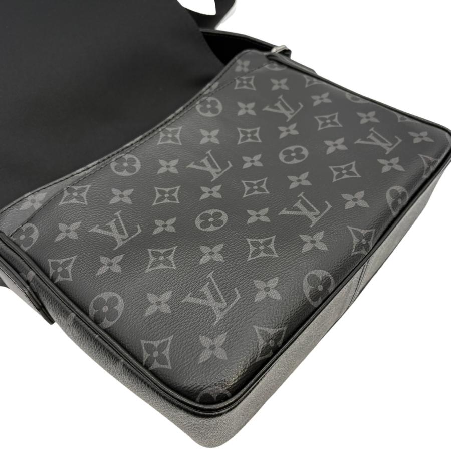 LOUIS VUITTON（ルイ・ヴィトン） バッグ ディストリクト PM NV3