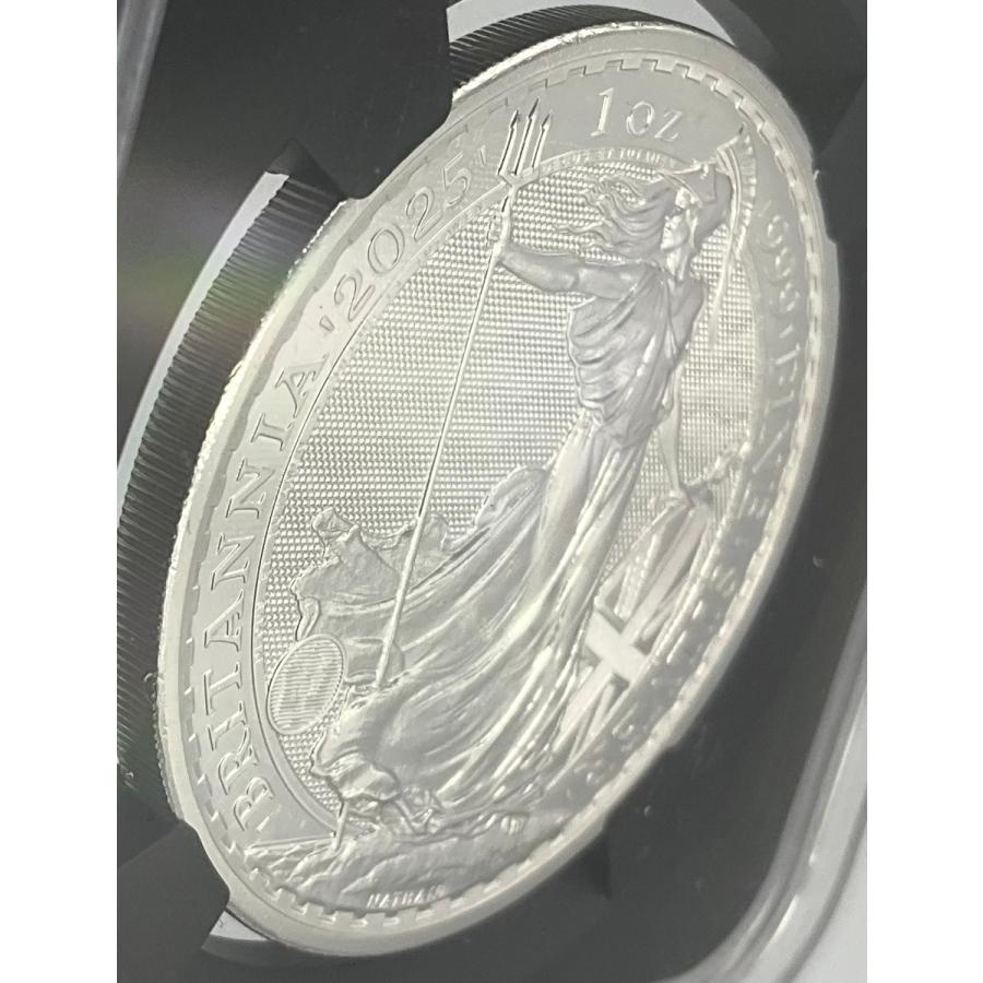 2025年 イギリス ブリタニア ロイヤルミント 1oz 2ポンド 銀貨
