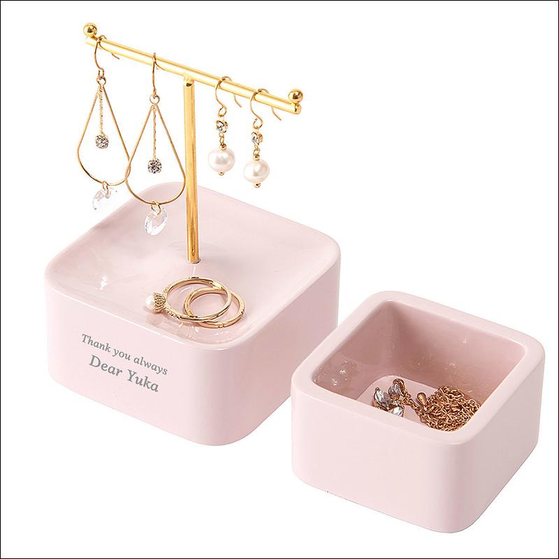 名入れ ギフト カワイイ 誕生日プレゼント アクセサリーケース 可愛い かわいい 収納 妻 女性 アクセサリースタンド 彼女 結婚記念日 嫁 贈り物