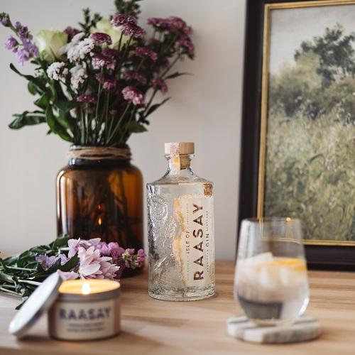 アイル オブ ラッセイジン 700ml 46度 Isle of Raasay Gin