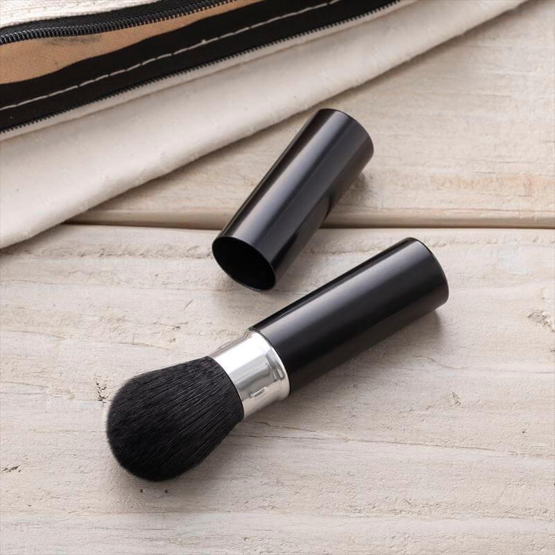 貝印 Cosmeup スライド メイクブラシ ブランド 可愛い 携帯 Hc3733 送料無料 リラの女王様 通販 Yahoo ショッピング