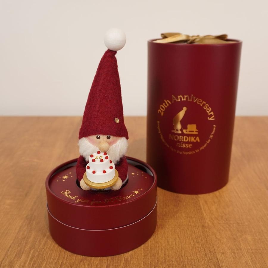 ケーキを持ったサンタ 20th Celebration NORDIKA nisse