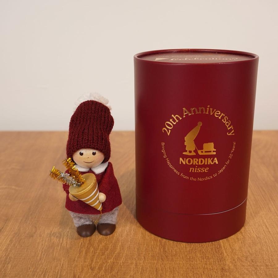 クラッカーを持った男の子 20th Celebration NORDIKA nisse ノルディカ