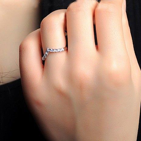 スワロフスキー 指輪 V字リング 新品 SWAROVSKI 52 Vittore V字 Ring