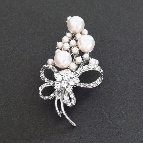 ブローチ(br237) パール フォーマル 卒業式 入学式 花 リボン ライン