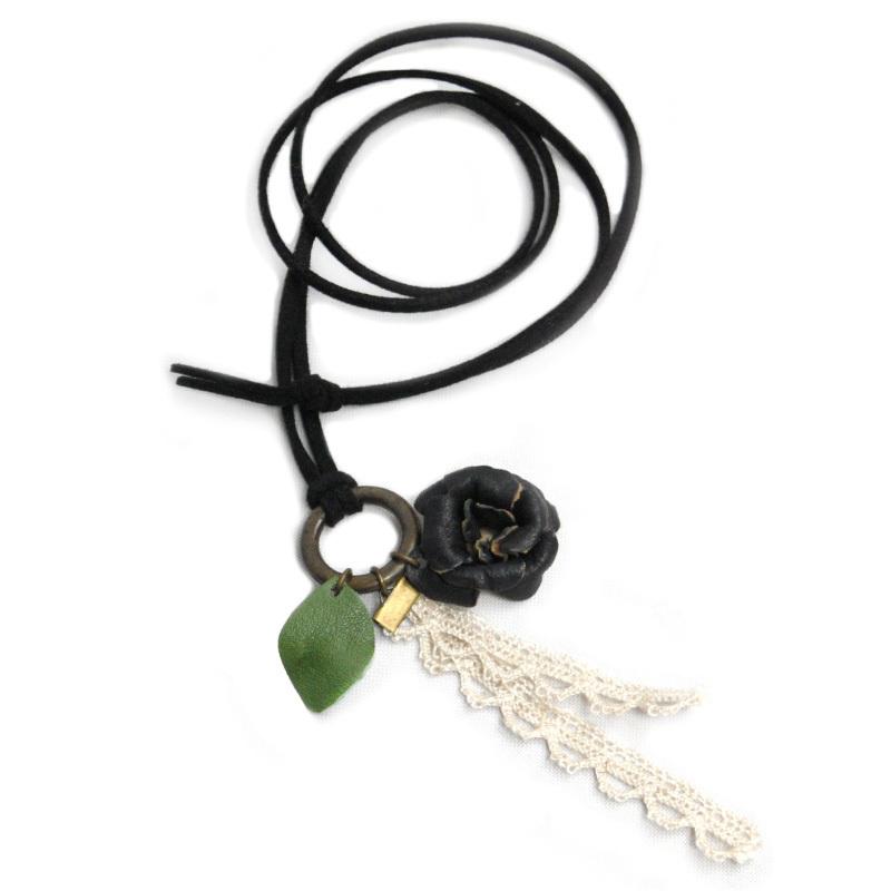革紐 ネックレス レディース 本革 ペンダント アクセサリー 薔薇 バラ 黒 ブラック 小物 かわいい お洒落 日本製 誕生日 ローズネックレス ラブハンズ Lh 7043 Lh 7043 Black バッグ工房クレオ 通販 Yahoo ショッピング