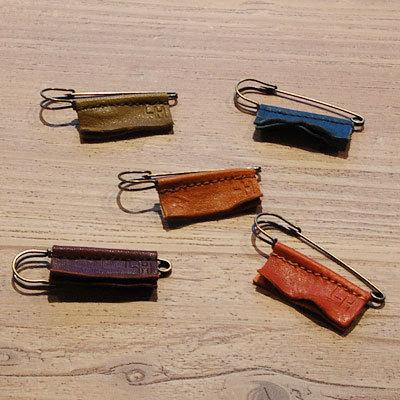 本革 レザー ブローチ ピン アクセサリー 小物 ナチュラル かわいい 