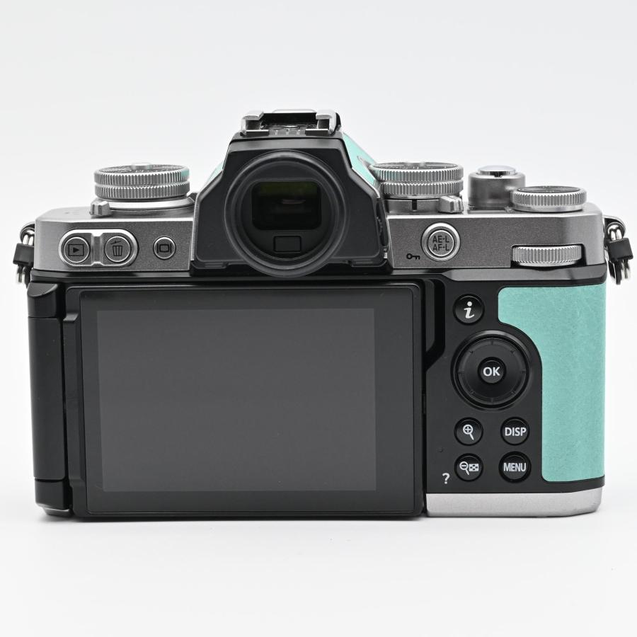 Nikon Z fc ボディ プレミアムエクステリア張替 ミントグリーン ショット数 5835回の画像