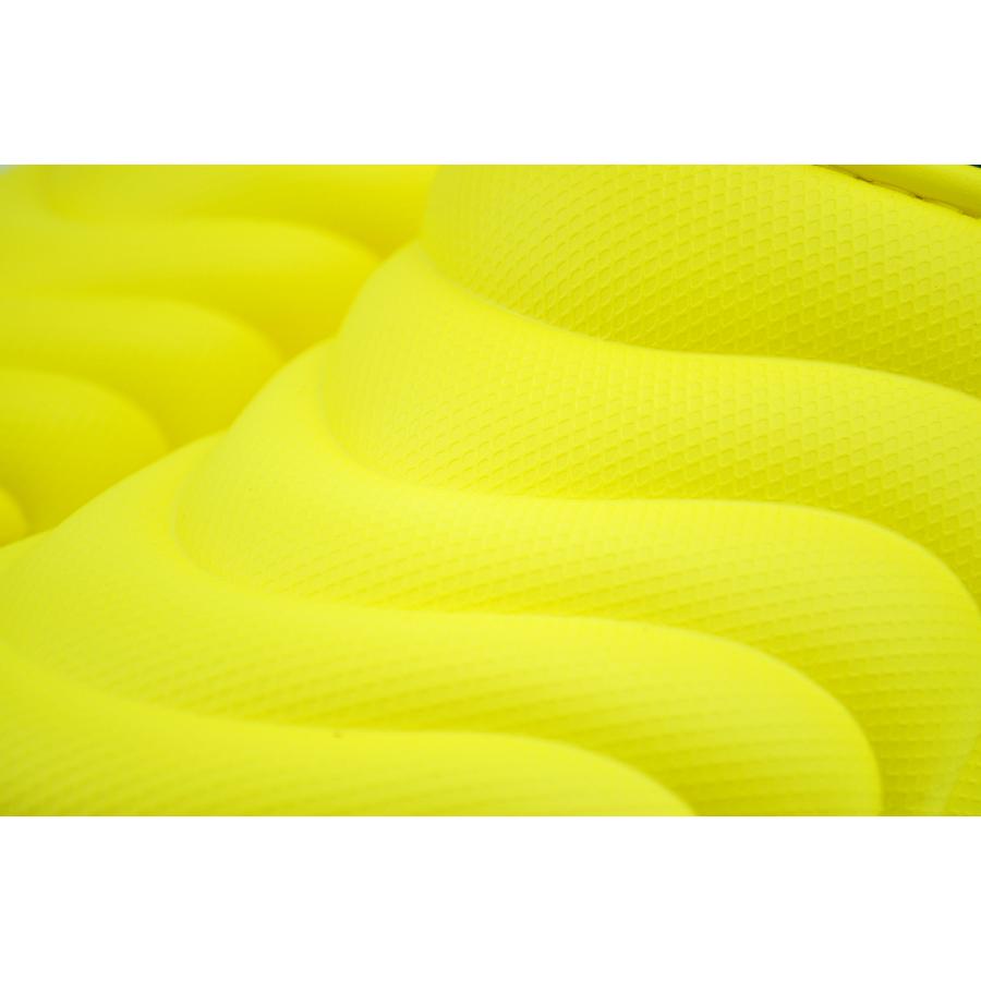 crocs（クロックス） crocs CLASSIC LINED OVERPUFF CLOG CYBER YELLOW