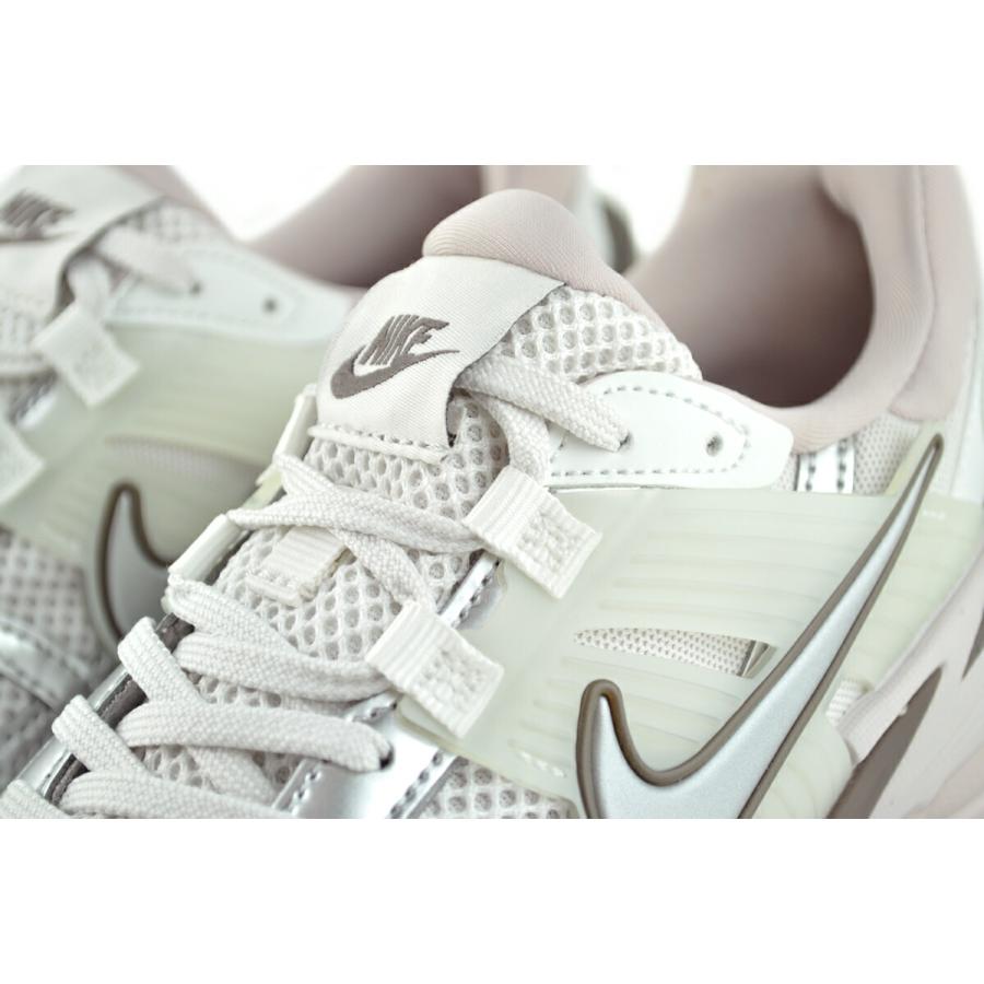NIKE（ナイキ） NIKE WMNS V2K RUN platinum tint/metallic silver