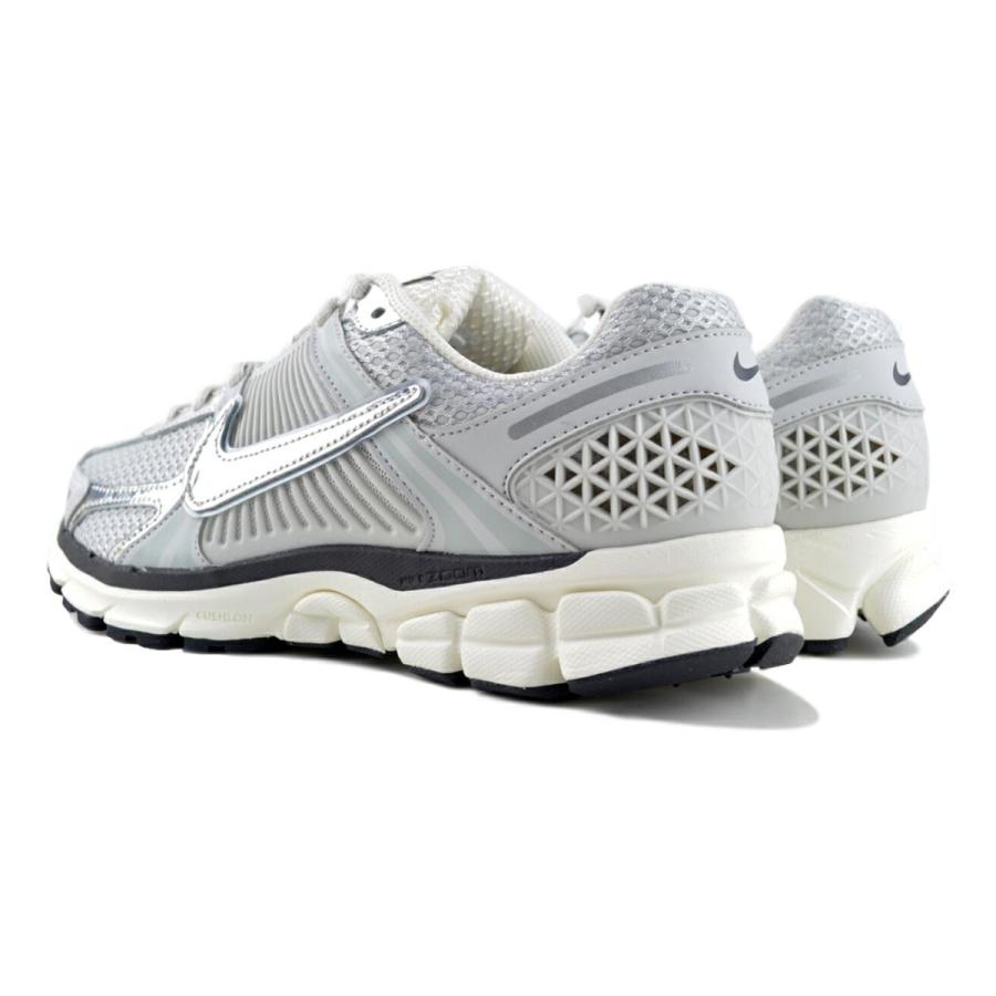 NIKE（ナイキ） NIKE WMNS ZOOM VOMERO 5 photon dust/chrome-gridiron