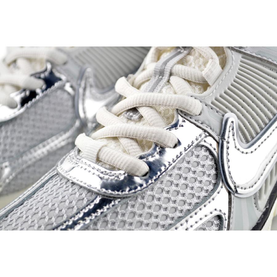 NIKE（ナイキ） NIKE WMNS ZOOM VOMERO 5 photon dust/chrome-gridiron