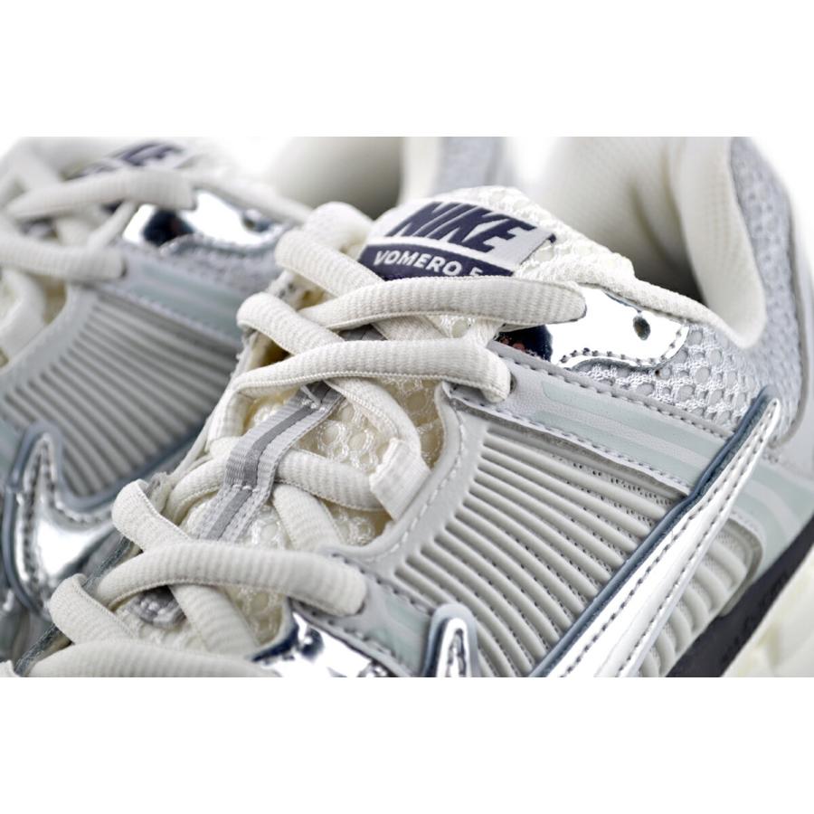 NIKE（ナイキ） NIKE WMNS ZOOM VOMERO 5 photon dust/chrome-gridiron