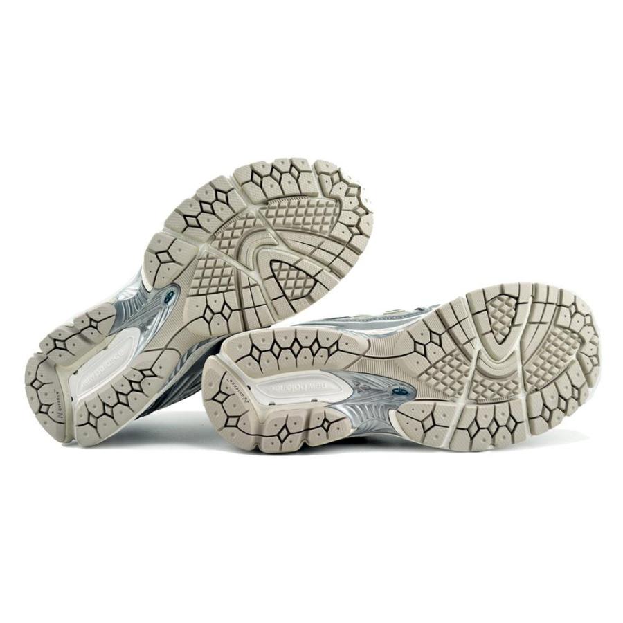 New Balance NEW BALANCE M1906REE width D SILVER/WHITE New Balance NEW BALANCE M1906REE width D SILVER/WHITE