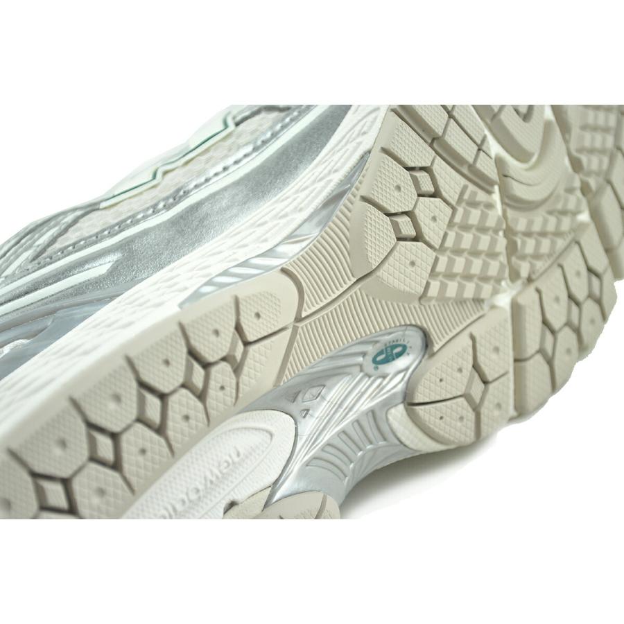 New Balance NEW BALANCE M1906REE width D SILVER/WHITE New Balance NEW BALANCE M1906REE width D SILVER/WHITE