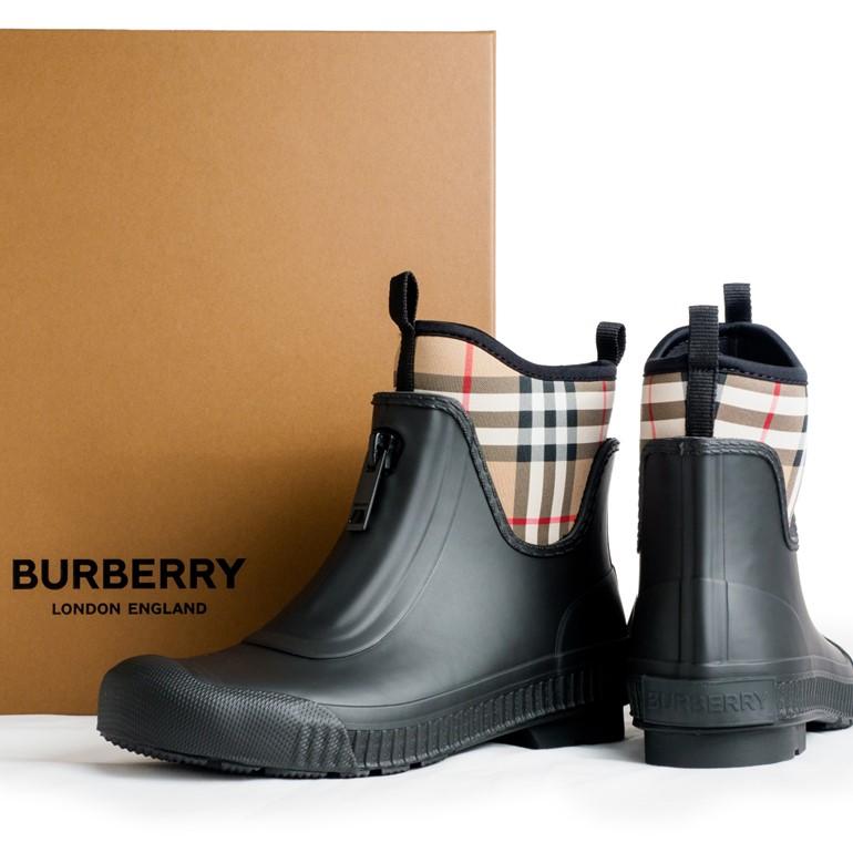 BURBERRY★18aw レインブーツ BURBERRY☆18aw レインブーツ さらにモード＆クールに進化