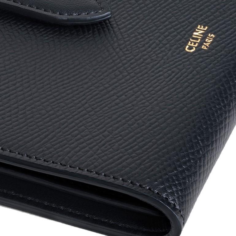 セリーヌ ミディアム ストラップウォレット グレインドカーフスキン 二