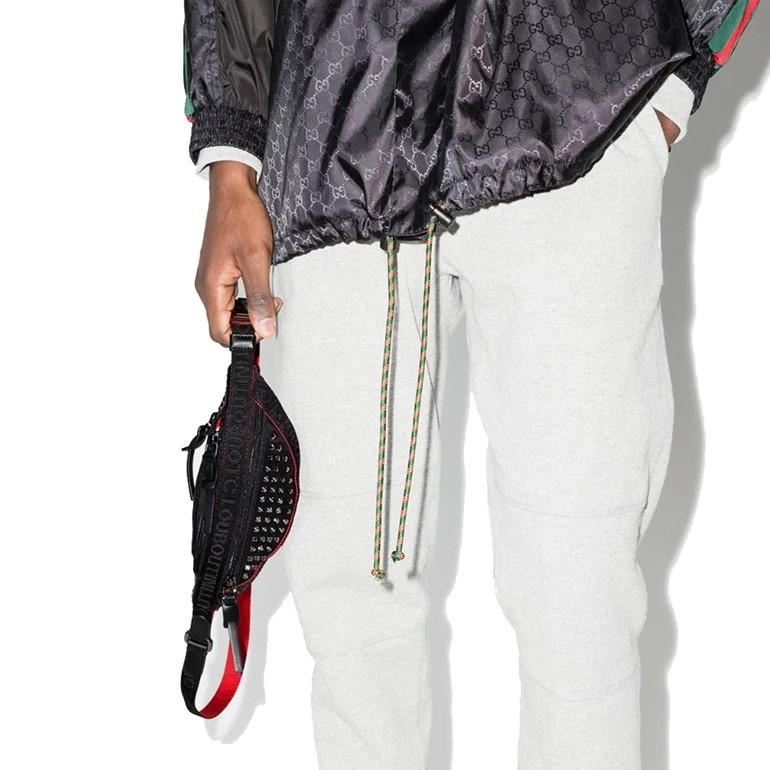 ルブタン パリスニ スモール スリングバッグ スタッズ ボディバッグ  