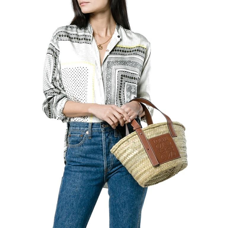 ロエベ バスケットバッグ S スモールサイズ かごバッグ レザーハンドル アナグラムロゴパッチ ナチュラル タン 327 02 S93 2435 Loewe Loewe 327 02 S93 2435 リナーテ 通販 Yahoo ショッピング