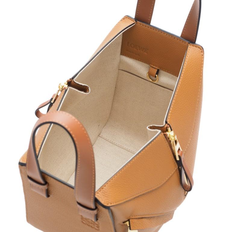 LOEWE ロエベ ハンモックバッグ コンパクト ソフトグレイン LOEWE ロエベ ハンモックバッグ コンパクト ソフトグレイン