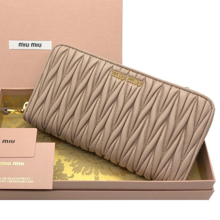 ミュウミュウ マトラッセ メタルロゴ ラウンドジップ長財布 ジップアラウンドウォレット カメオベージュ 5ml506 N F0770 Miu Miu Miumiu 5ml506 N F0770 リナーテ 通販 Yahoo ショッピング