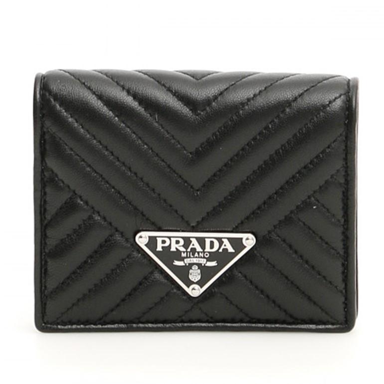 PRADA ブラック 二つ折り財布 キルティング
