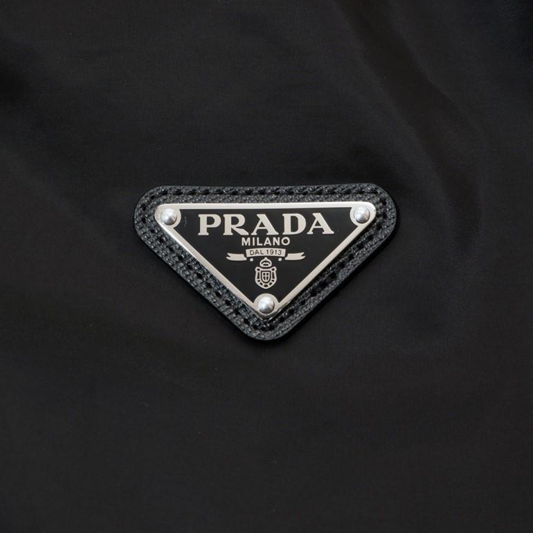 PRADA プラダ リバーシブルジャケット フード付アウター パット PRADA プラダ リバーシブルジャケット フード付アウター パット