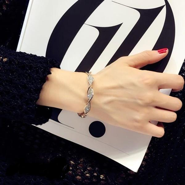 スワロフスキー　バングル　ブレスレット　キラキラ ブレスレット バングル スワロフスキー 釘 くぎ クギ ピンク