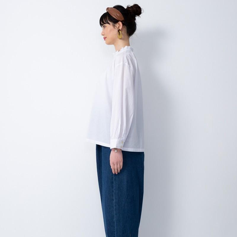 ゆったりシルエットで大人ナチュラルに 首回り華やかコットンブラウス