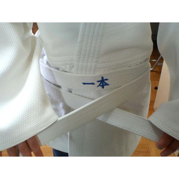 1か所5文字まで！柔道帯・空手帯 心意気 刺繍(裏抜けあり) SHISYU-NAME-OBI-IKI【必ず刺繍をする商品と一緒にカートに入れてご注文ください】 |  | 01