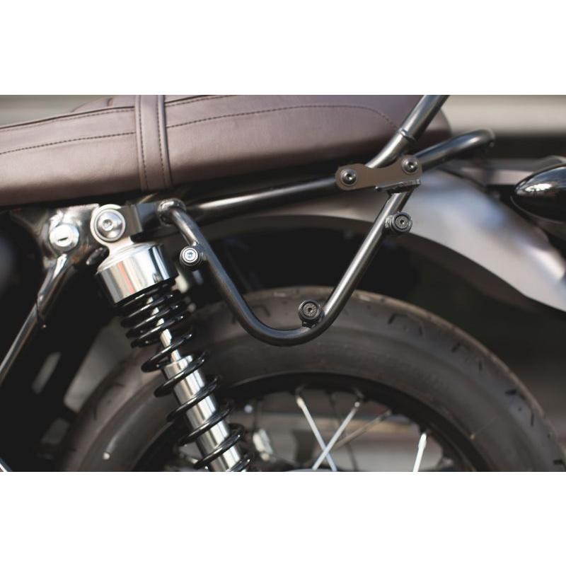 HTA1174310000 SLC SIDEキャリア (左) TRIUMPH BONNEVILLE T100/ T120 16-19(水冷車) SW-MOTECHの画像