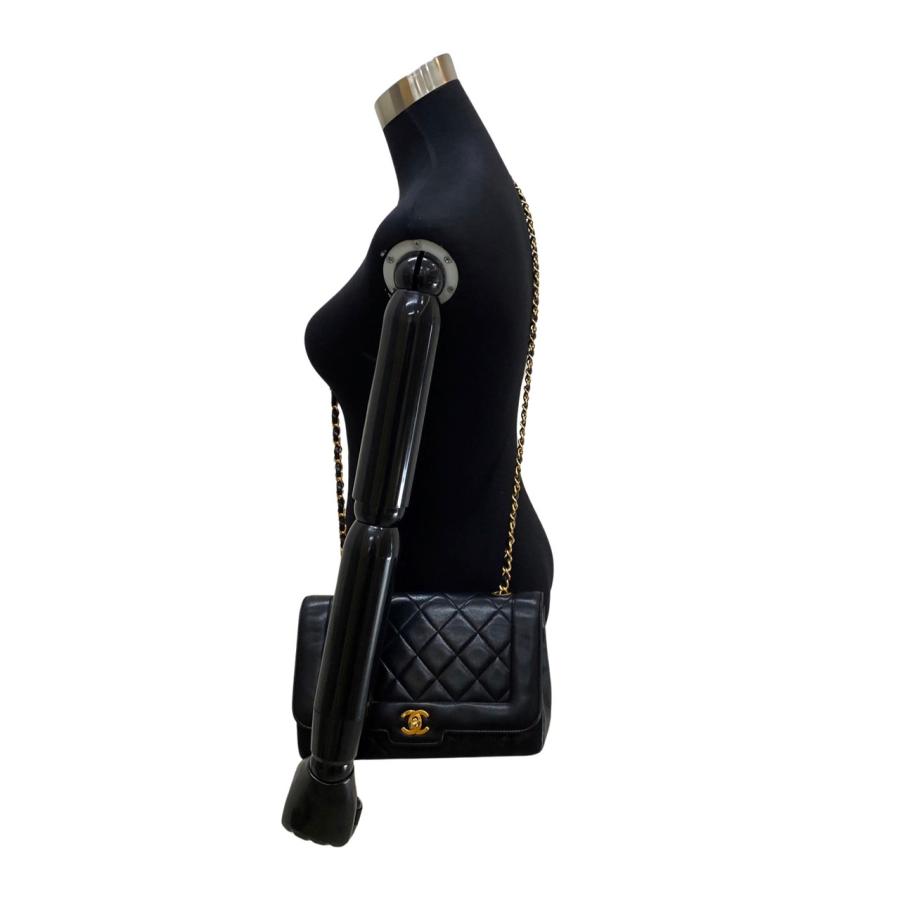 CHANEL（シャネル） 極 美品 シール カード有 1番台 ダイアナフラップ