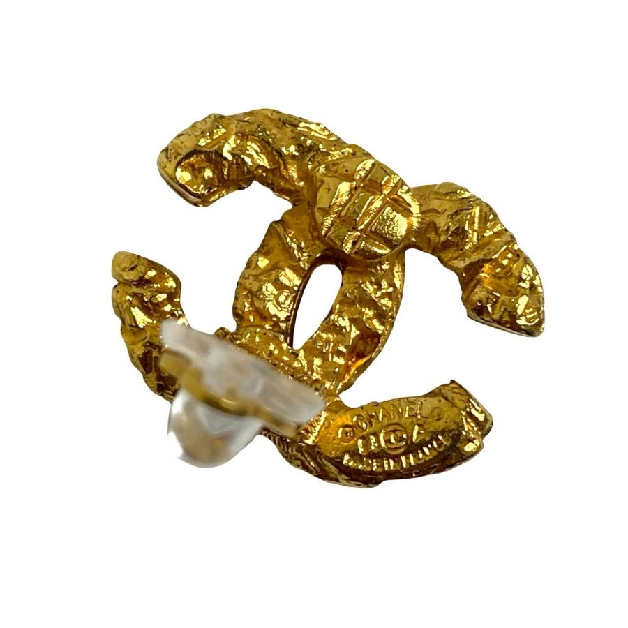 極 美品 箱付 コメあり 93A CHANEL シャネル ヴィンテージ ココマーク 溶岩 イヤリング イヤーカフ アクセサリー ゴールド 109-7の画像