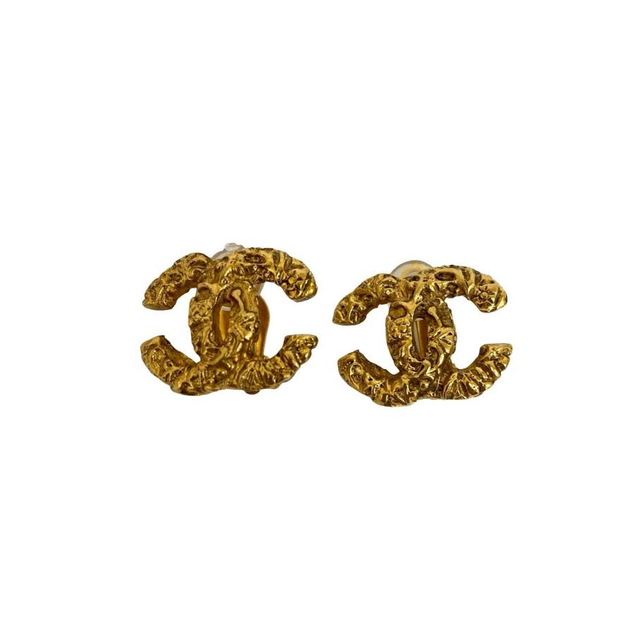 極 美品 箱付 コメあり 93A CHANEL シャネル ヴィンテージ ココマーク 溶岩 イヤリング イヤーカフ アクセサリー ゴールド 109-7の画像
