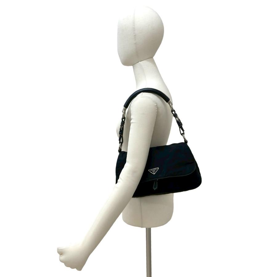 PRADA（プラダ） 極 美品 三角ロゴ 金具 レザー 本革 テスート