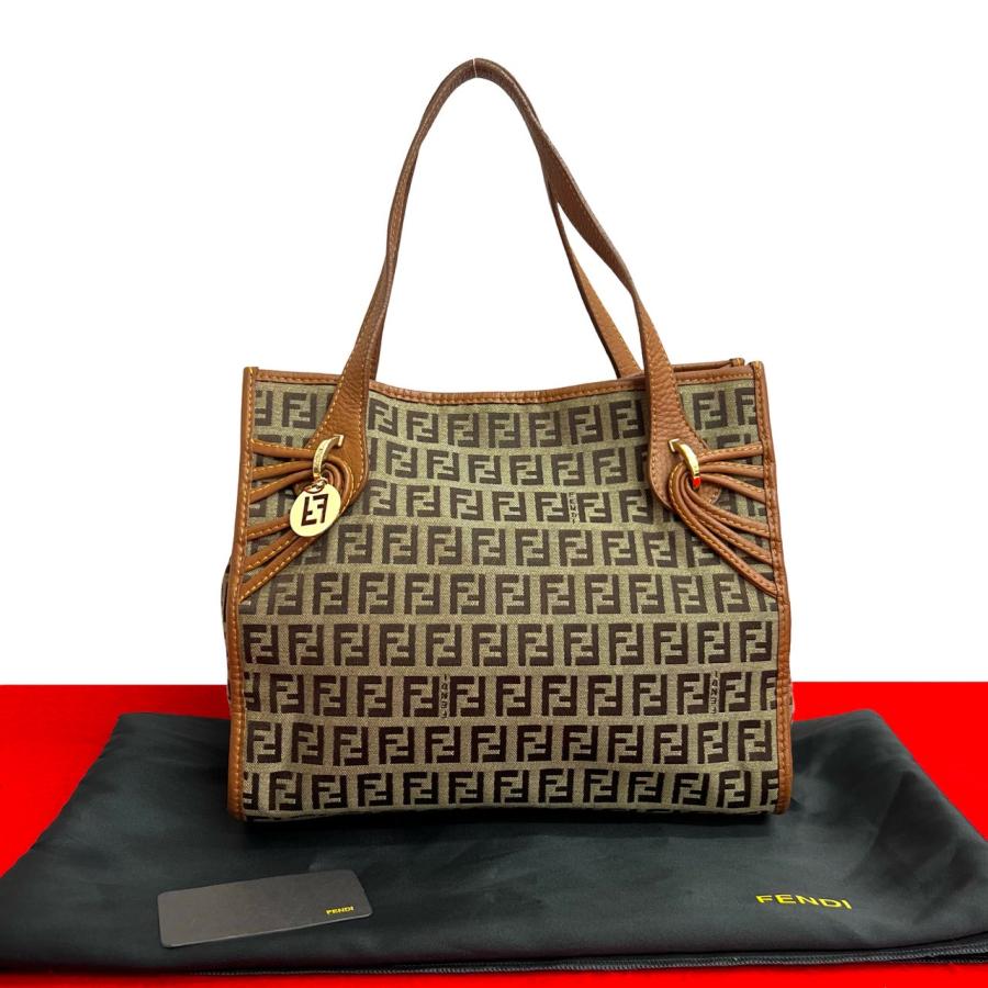 FENDI（フェンディ） 極 美品 袋付き ズッキーノ FF 柄 ロゴ 金具