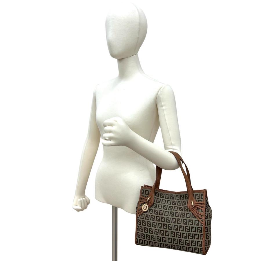 FENDI（フェンディ） 極 美品 袋付き ズッキーノ FF 柄 ロゴ 金具
