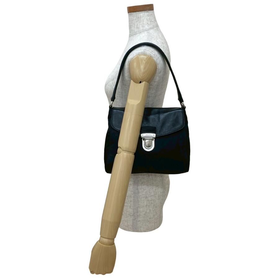 PRADA ほぼ未使用 プラダ 三角ロゴ 金具 ナイロン レザー 本革