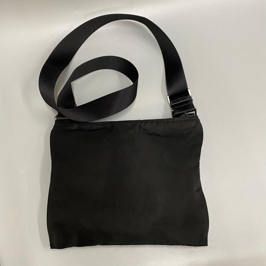 美品✨PRADA ショルダーバッグ ポシェット ナイロン レザー 三角ロゴ 黒 PRADA 美品 レア品 プラダ 三角ロゴ 金具 ナイロン ミニ