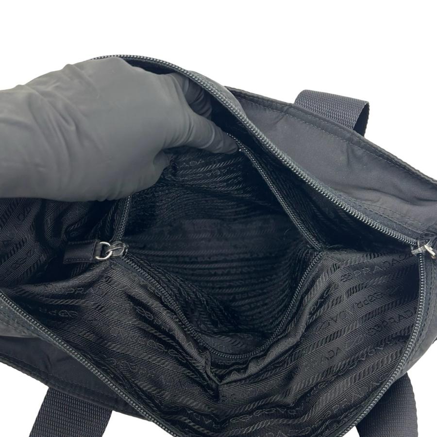 【未使用級 極美品】PRADA 三角ロゴ ナイロン レザー ショルダーバッグ PRADA（プラダ） 極 美品 三角ロゴ プレート トライアングル 金具