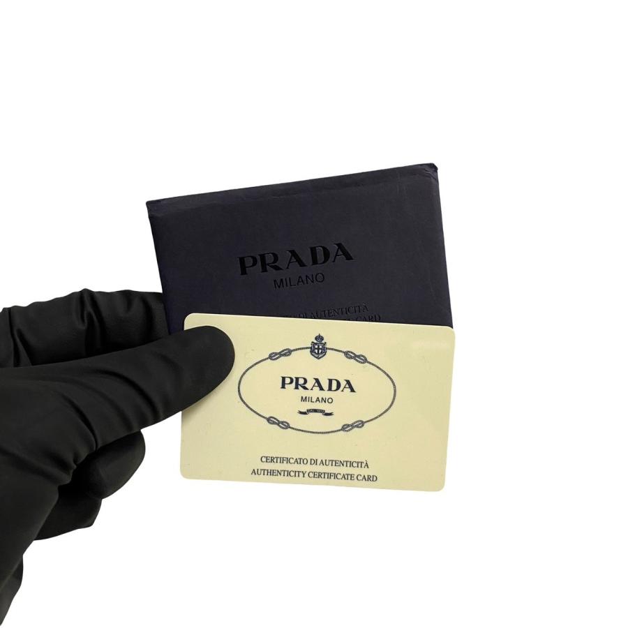 PRADA ほぼ未使用 希少品 ギャランティーカード付 プラダ 三角 PRADA ほぼ未使用 希少品 ギャランティーカード付 プラダ 三角